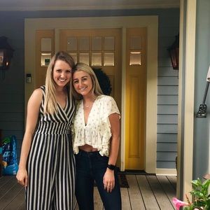 Skylar + Madison cropped flowy shirt. Size S. Worn once